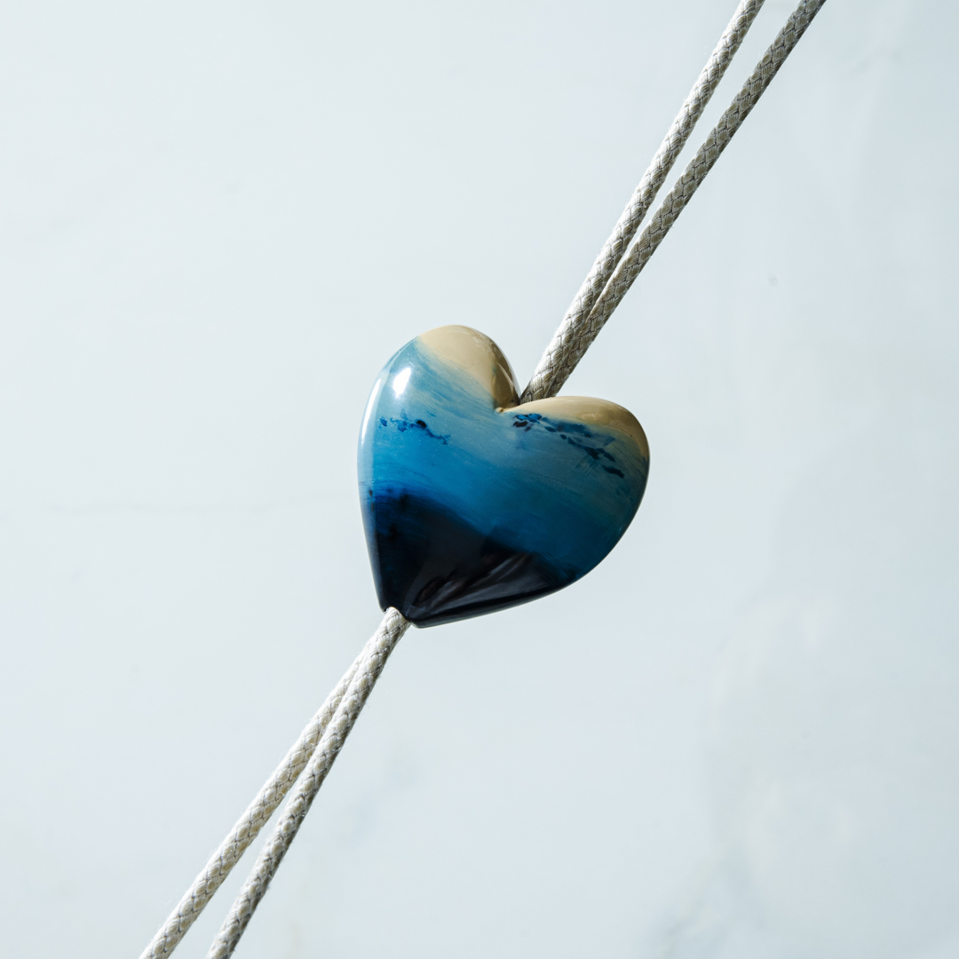 Lacquered Heart-shaped Loop Tie(Large)